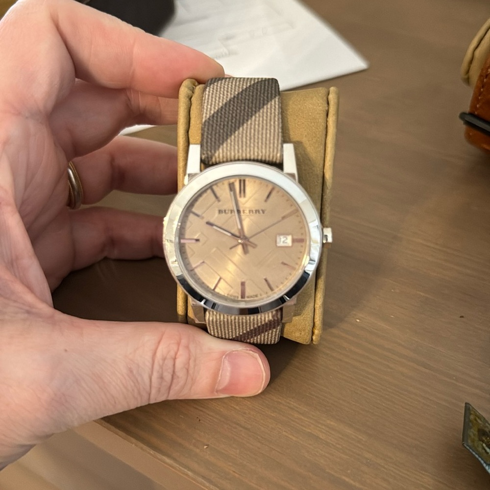 Burberry Watch unisex 36 mm BU9023, used